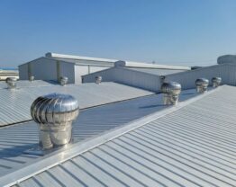 Cánh quạt bị móp méo hoặc vướng vật cản