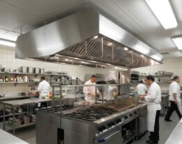 Kiểm tra chất liệu cấu tạo của chụp hút khói nhà hàng