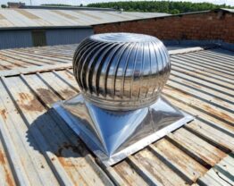 Chân đế cố định trên mái công trình